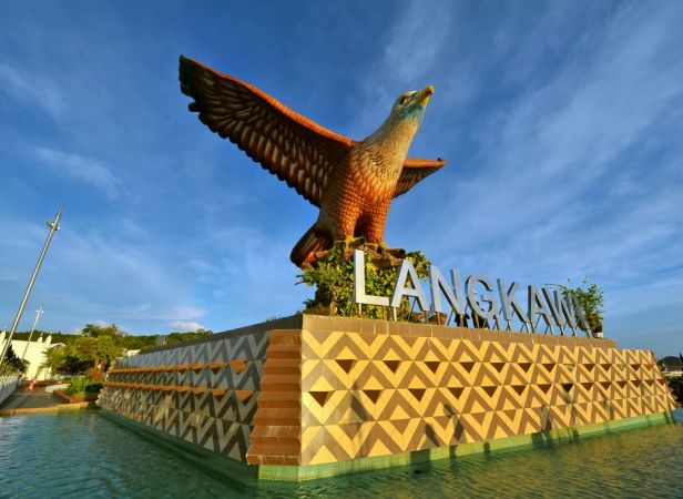 Langkawi island tour package 3 Nights stay at Bayview Hotel