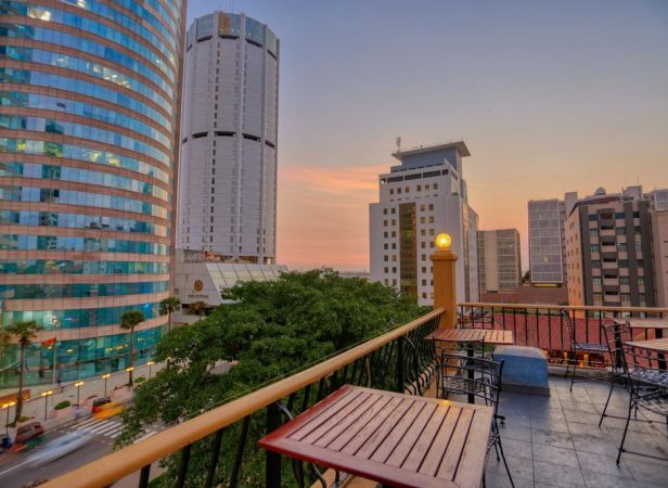 3 Nights @ Colombo City Hotel (Colombo) 3 Nights and 4 Days