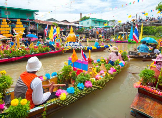 Damnoen Saduak Floating Market