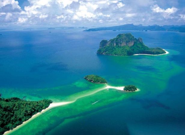 Premium 4 island tour by Speed boat